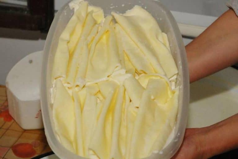 OVAKO SE PRAVI UŽIČKI KAJMAK – Originalan recept, bez ovoga ne može!