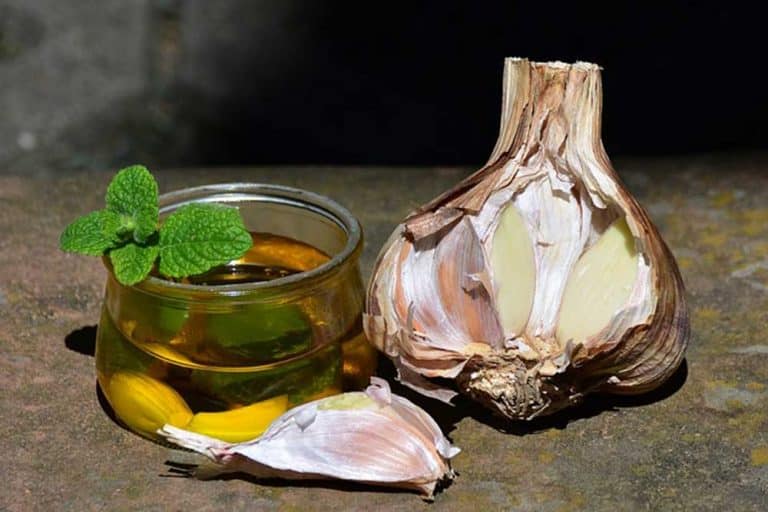 Bočicu ovog ulja svako treba da ima u kući – Čisti krvne sudove, olakšava disanje, čuva zdravlje srca