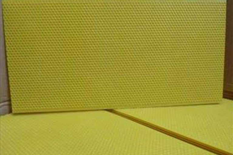 Korišćenje plastičnih satnih osnova – Da ili ne?