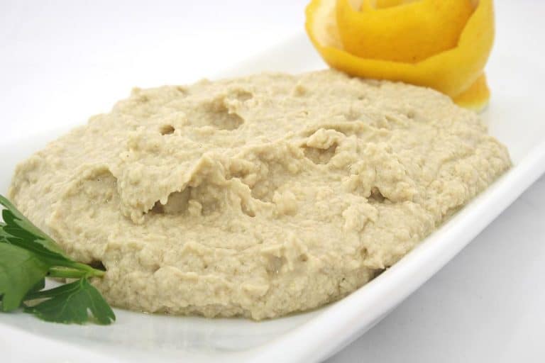 Domaći humus prste da poližete – ide uz sve i brzo se pravi