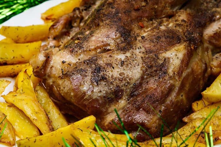 Dugo, sporo pečeno meso koje se raspada na dodir – evo kako!