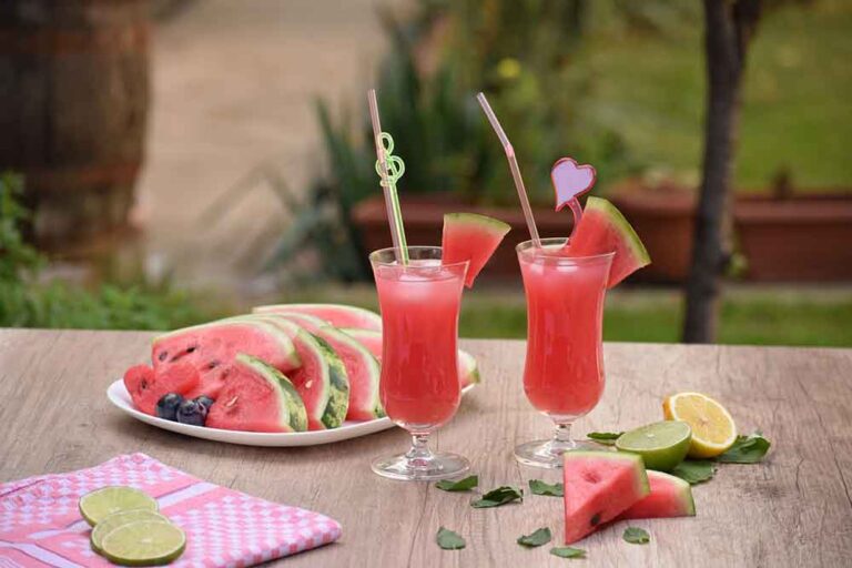 Rashalite se uz ledeni koktel od sangrije, lubenice i šumskog voća